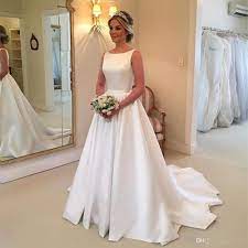 Migliori abiti da sposa italia 2021 collezione, ci sono vestiti da sposa colorati e la purezza del l'abito da sposa, per essere la donna. Acquista Anni 70 Abiti Da Sposa In Raso Vintage Senza Schienale Cintura Con Girocollo Girocollo A Line Sweep Train Design Semplice Abiti Da Sposa Personalizzati Plus Size A 78 61 Dal In Love
