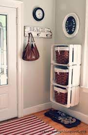 Hanging Wooden Crates For Storage Shoes Gloves Hats Next To Front Door Arredamento Idee Di Arredamento Arredamento Bagno Fai Da Te