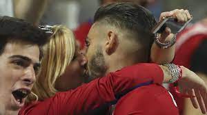 Finans | 24,585 followers on linkedin. Yannick Carrasco Von Atletico Madrid Inniger Kussjubel Endet Tragisch Welt