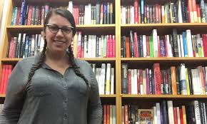 Meet Amanda Beaudet Of 5 Or Less Bookstore In Simi Valley Voyage La Magazine La City Guide