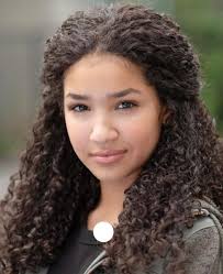 What is the cast of Uneasy Lies the Crown?