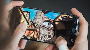 Astfel, de la priza telefonul se incarca mult mai repede. 10 Motive Pentru Care Bateria Telefonului Se Descarca Repede Blog Catmobile Ro