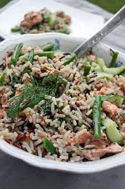 Salade De Saumon Et Riz Sauvage Vinaigrette A L Aneth Salade Saumon Salade Salade Estivale