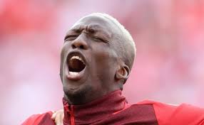 Empresário de Advíncula põe lenha na fogueira por contrato no Rayo e Inter  é citado no negócio; Brighton, da Inglaterra, está de olho