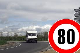 Ce dernier prévoit notamment d'abaisser de 90 km/h à 80 km/h de la limitation de vitesse sur les routes secondaires à double sens. Limitation De La Vitesse A 80 Km H Pres De 32 500 Km De Routes Sont Repassees A 90 Le Monde Du Camping Car