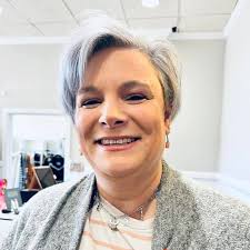 Here's your chance to win a FREE Pumpkin Session BEFORE reservations start  TONIGHT, September 5 at 6:00 PM! This event will take place at the Ashley  Latham Photography Studio in Eden, NC