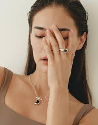 Bean Ring Black Basalt