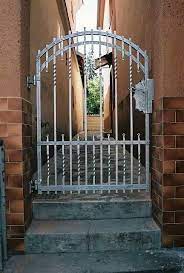 Pin By Chaiyuth Sutheerayongprasert On Wrought Iron Hierro Forjado Iron Garden Gates Gates And Railings Iron Gates