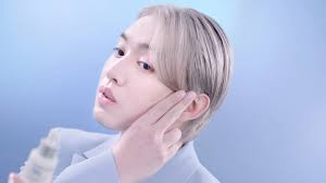 Client｜Hada Labo HK, Agency｜ Sunny Idea @sunnyidea, Director｜ Eggtart  @choweggtart, Producer｜ Zarah @zarahisrich @minnieisnth, Starring: Jer  @jeremylaous , PM｜ @lalado418, Art Director｜ ...