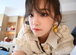 A concept teaser video was dropped recently featuring soyeon in a chef's attire adorned with a cute tiny chef hat. Comdwrgn Ckbpm