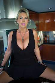 Astounding MILF Sandra Otterson lets her big natural boobs breath -  PornPics.com