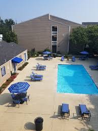 Pocket backyards are common in suburban communities and inner city lots, however there are many things you can do to make the most out of your tiny yard space. Peppertree Apartments Metairie La Apartments Com