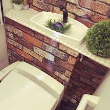 お気に入りのトイレを作る4つのステップはコレ トイレタンク トイレdiy 壁紙 レンガ
