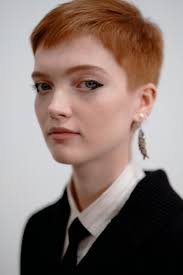 Frisuren 2016 von elegant bis verspielt myself. Die Extravagantesten Frisuren Trends Fur Herbst 2020 Laut Hairstylistinnen Vogue Germany