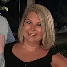 Anne Mims's Instagram, Twitter & Facebook