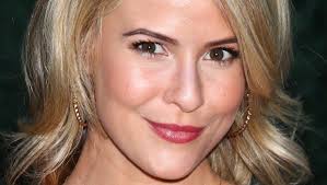 Linsey Godfrey Exits Days And Shares 
