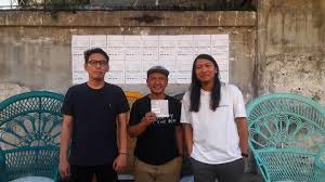 They finally chose the name efek rumah kaca after the release of their first album in 2007. Efek Rumah Kaca Rilis Jalan Enam Tiga Cendera Mata Dari New York Seleb Tempo Co