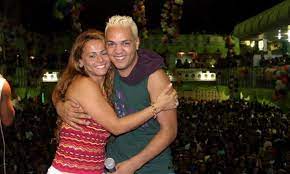 Jun 29, 2021 · viviane araújo nega ter pedido troca de professor no super dança a artista está indo muito bem no programa e seu desempenho é notado pelos jurados, já que foi a 12ª campeã na edição em 2015. Viviane Araujo E Belo Emais Estadao