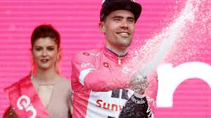 Fille ou garçon, débutant ou expert, joueur de champ ou gardien, vous êtes tous les bienvenus. Giro D Italia 2018 Tom Dumoulin Comeca Como Terminou Vencendo Digital Cycling