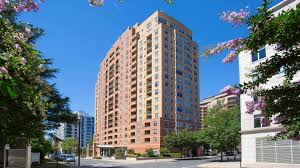 Virginia square towers boasts an unbeatable location, just two blocks from the virginia square metro station. Virginia Square Apartments In Arlington 901 North Nelson Street Equityapartments Com