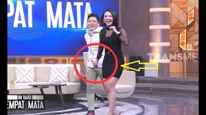#wikasalimhits #newsingle #buktilaguhits #trending #terbaru #laguhariini #viralhariini #wikasalim #musikhits musikterbaru #laguterbaruq. Ariel Noah Dimodusin Wika Salim Terus Ini Baru Empat Mata 28 10 19 Part 1 Youtube