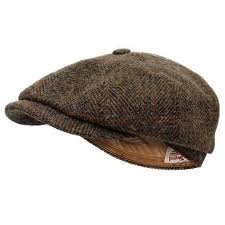 Kep Her Smart Casual Kombinde Kullanilmasi Gereken Parca Erkek Gunluk Giyim Ayakkabi Erkek Sapka