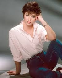 A Young Lisa Kudrow Imgur
