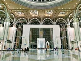 Masjid Tuanku Mizan Zainal Abidin Iron Mosque Putrajaya Malaysia In 2020 Masjid House Styles Putrajaya