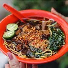 Mie kangkung berkat ini menarik karena menggunakan jamur hioko yang membuat cita rasa mie ini menjadi khas dan harum. 5 Pilihan Mie Kangkung Menggugah Selera Di Ibu Kota Jakarta