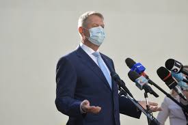 Când se întorc elevii în băn. Klaus Iohannis S A Oferit SÄƒ Fie Primul Roman Vaccinat Impotriva Covid 19 De Ce A Fost Refuzat