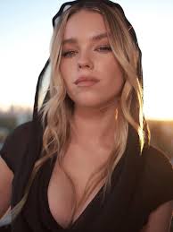 Milly Alcock stuns for the 2025 Academy Museum Gala. 📸