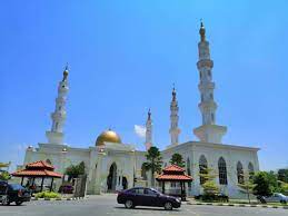 The mosque was built on december 22. Malaysia Masjid Al Ismaili Pasir Pekan Wakaf Bharu Kelantan Malaysia