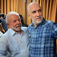 Se, antes, Gregório Duvivier me dissesse que eu apoiaria Lula, eu diria que  ele enlouqueceu. Por outro lado, se eu dissesse que Lula seria novamente  candidato, com o Alckmin de vice, ele