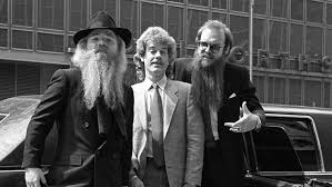 Modifier zz top (prononcer zi.zi.tɔp) est un groupe américain de blues rock , originaire de houston , au texas. The 10 Best Zz Top Songs Louder