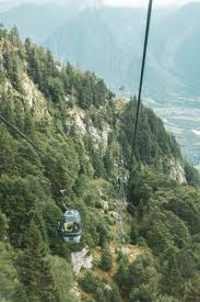 Der unfall ereignete sich am sonntag an der seilbahn zwischen dem ort stresa am ufer des sees lago maggiore und dem 1500 meter hohen berg mottarone. Bovec Kanin Seilbahn Dinosaurier In Slowenien Enviadi