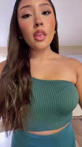 With a 6ft attitude. #WorldPrincessWeek #fall #shortie