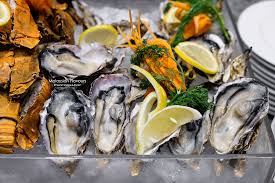 Choose from a variety of main dish, such as freshly caught imaiyu fish with garlic butter, yambaru chicken cacciatore served alongside spring tomatoes, and a buffet menu featuring a variety of fresh, seasonal. Seafood Buffet Dinner Feast Sheraton Petaling Jaya Malaysian Flavours