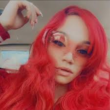 Larissa Collazo (@tiiny_badgurl_collazo) • Instagram photos and videos