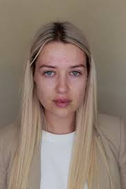 CONFIDENCE session KARLA M. TOTALLY out of her comfort zone with these red  lips, but isnt she just a smokeshow🔥. Cant get enough of these sessions,  for more info DM ME. or