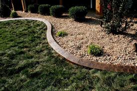 Our borders give your home and landscape a clean, elegant look with low maintenance and excellent durability. Landscape Curbing Edgewise Curbing Inc