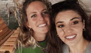 Aras bulut i̇ynemli ve bige önal evlilik kararını açıkladı.#tv8 kanalında yayınlanan #gelkonuşalım çukur magazin yamaç ( aras bulut i̇ynemli ) sevgilisi bilge önal ile nişanlanıyor , bilge önal ile ilgili. Hande Ercel Den Babasini Kaybeden Yakin Arkadasi Bige Onal Icin Manali Hareket Merve Den Haberler Merve Den Haberler