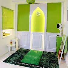 Membuat ruang sholat khusus di rumah tidak harus di bangun dengan ukuran besar, anda bisa sesuaikan model ruangan sholat dengan ukuran rumah yang anda miliki. Ruang Solat