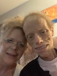 Melanie Knuth's Instagram, Twitter & Facebook