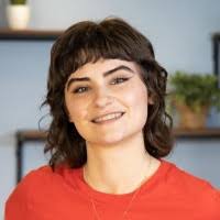 Hollie Farrington's Instagram, Twitter & Facebook