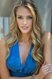 Andrea Neu's Instagram, Twitter & Facebook