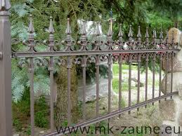 Mehr Auf Http Www Mk Zaune Eu Gartenzaun Schmuckzaun Eisenzaun Gitterzaun Metallzaun Zaunfelder Schiebetore Flugeltore Zaun Tor Design Schmuckzaun