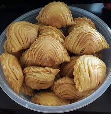Pasar ini merupakan salah satu pasar. Punyalah Rangup Karipap Pusing Ni Nak Buat Pun Senang Inti Padu Pa Ma Curry Puff Recipe Savory Snacks Food Receipes