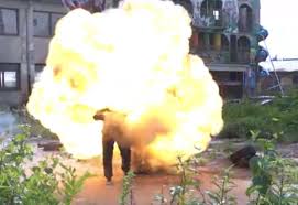 Da fehlt nur noch eins zu ihrem glück: Tim Malzer Video Zeigt Feuer Unfall Bei Joko Und Klaas Duell Um Die Welt Sendung Am 24 11 Express De