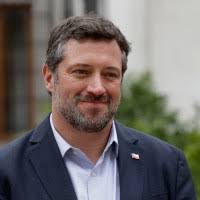 Sebastián sichel es el candidato más joven en la lista de chile vamos con tan solo 43 años., y este domingo triunfó en las elecciones. 367 000 Sebastian Profiles Linkedin
