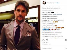 Roberto farnesi non è più single. Roberto Farnesi Chi E La Compagna Eta Figli Altezza Dell Attore Foto